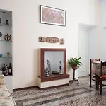 Brera District 2 Bedrooms -youhosty Lägenhet