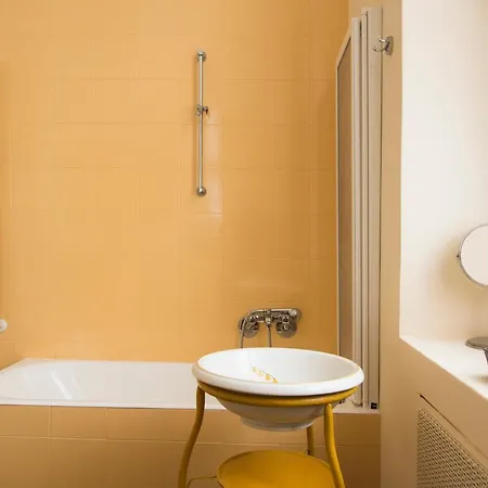 Brera District 2 Bedrooms -youhosty Apartament